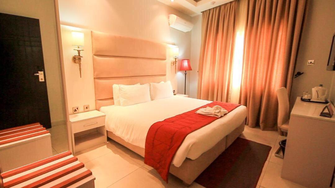 Glee Hotel Aliayabiagba Exterior photo
