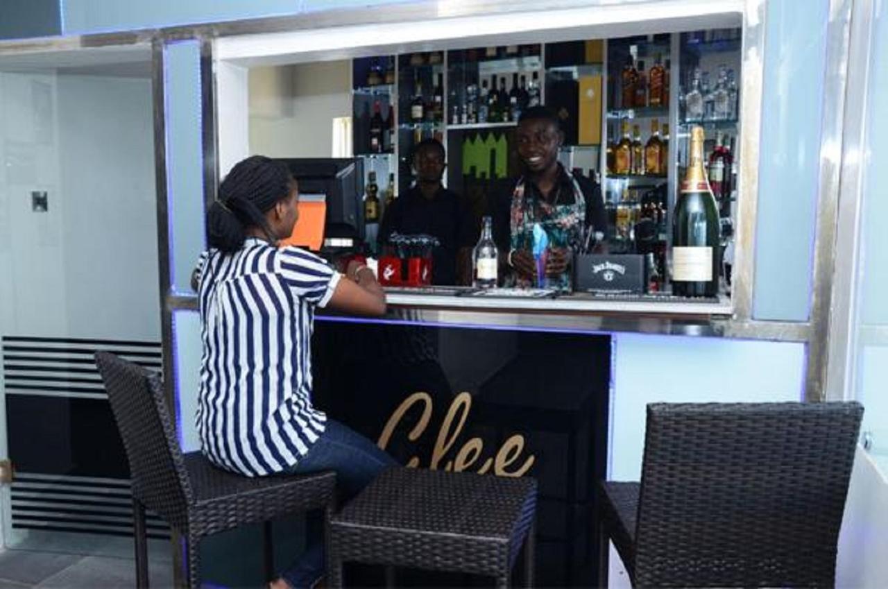 Glee Hotel Aliayabiagba Exterior photo