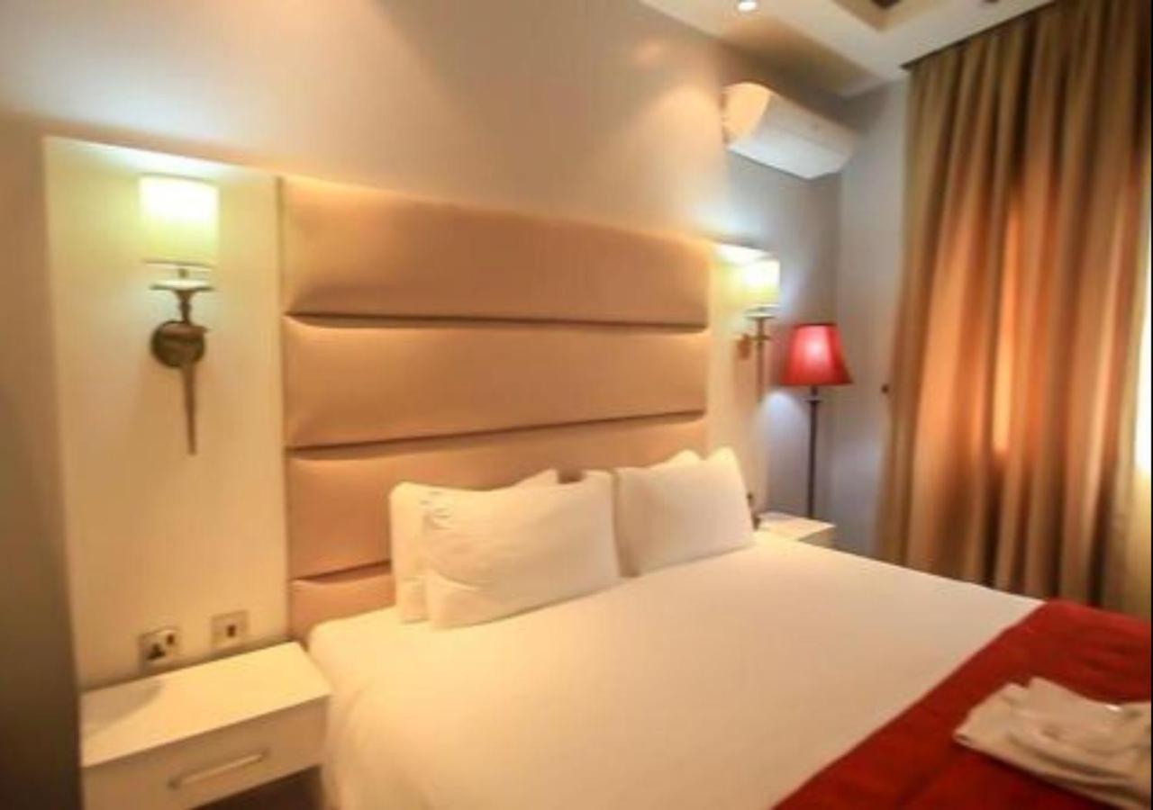 Glee Hotel Aliayabiagba Exterior photo