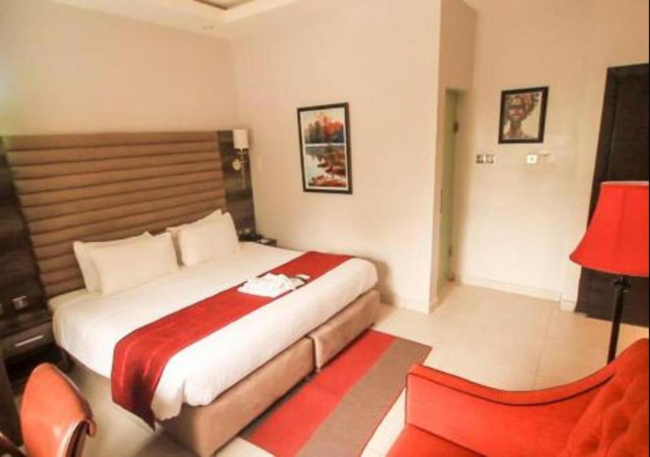 Glee Hotel Aliayabiagba Exterior photo