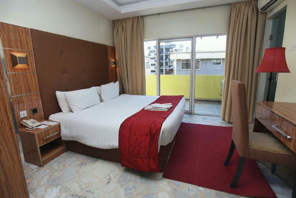 Glee Hotel Aliayabiagba Exterior photo
